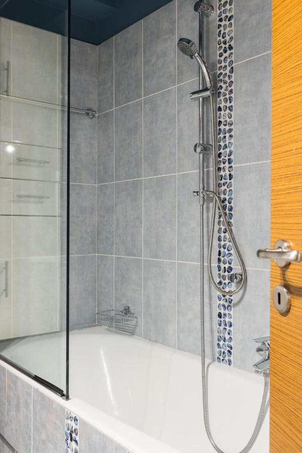 Athenian Stylish 2 Bdrm Apartment Dış mekan fotoğraf